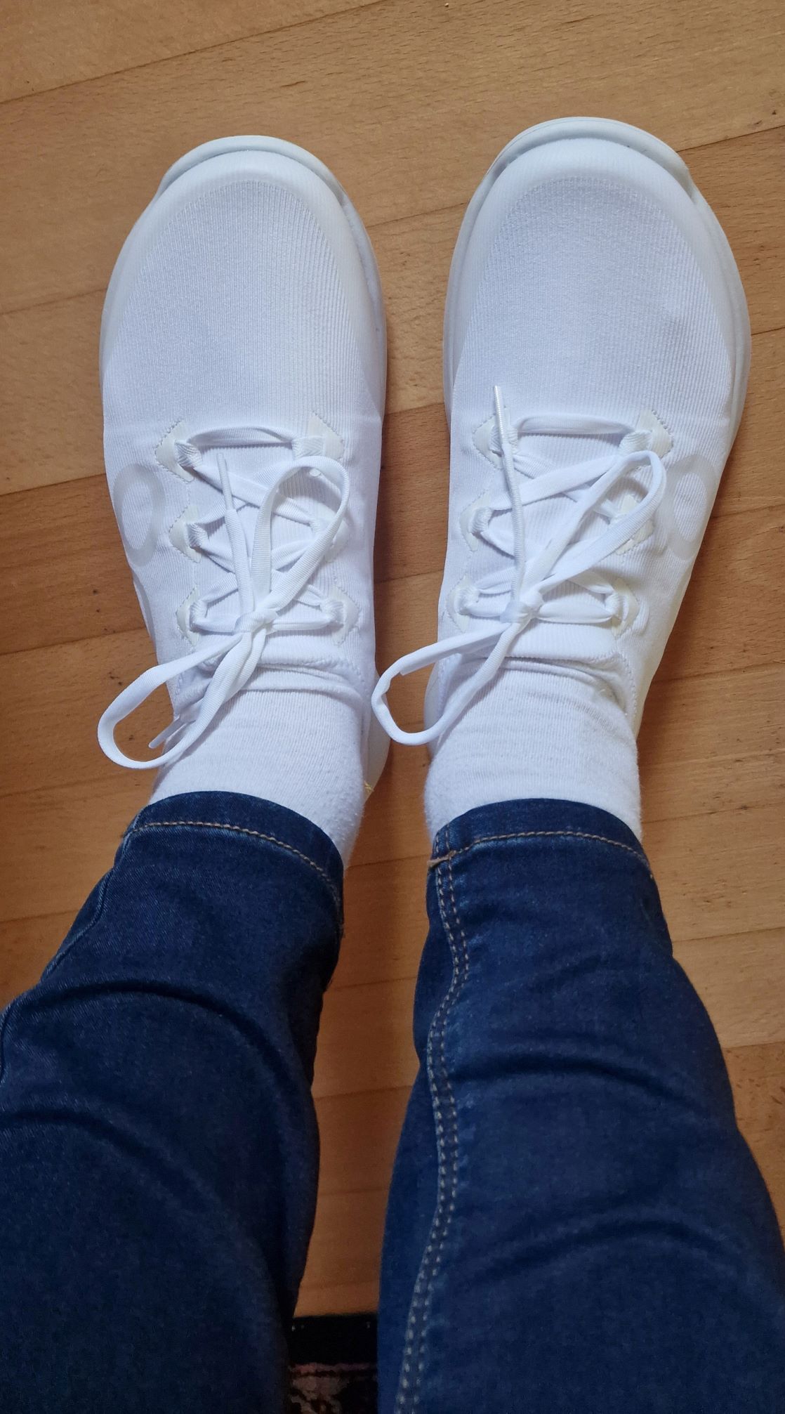 Eine absolute Empfehlung! Der OOMG Sport Lace Recovery Sneaker Damen. Gegen Schmerzen in den Füßen nach einem langen anstrengenden Tag oder nach dem Sport.