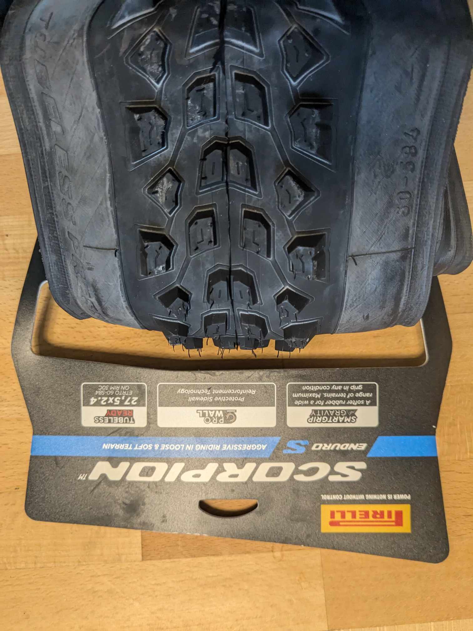 Man sieht die Produktbeschreibung der Packung 