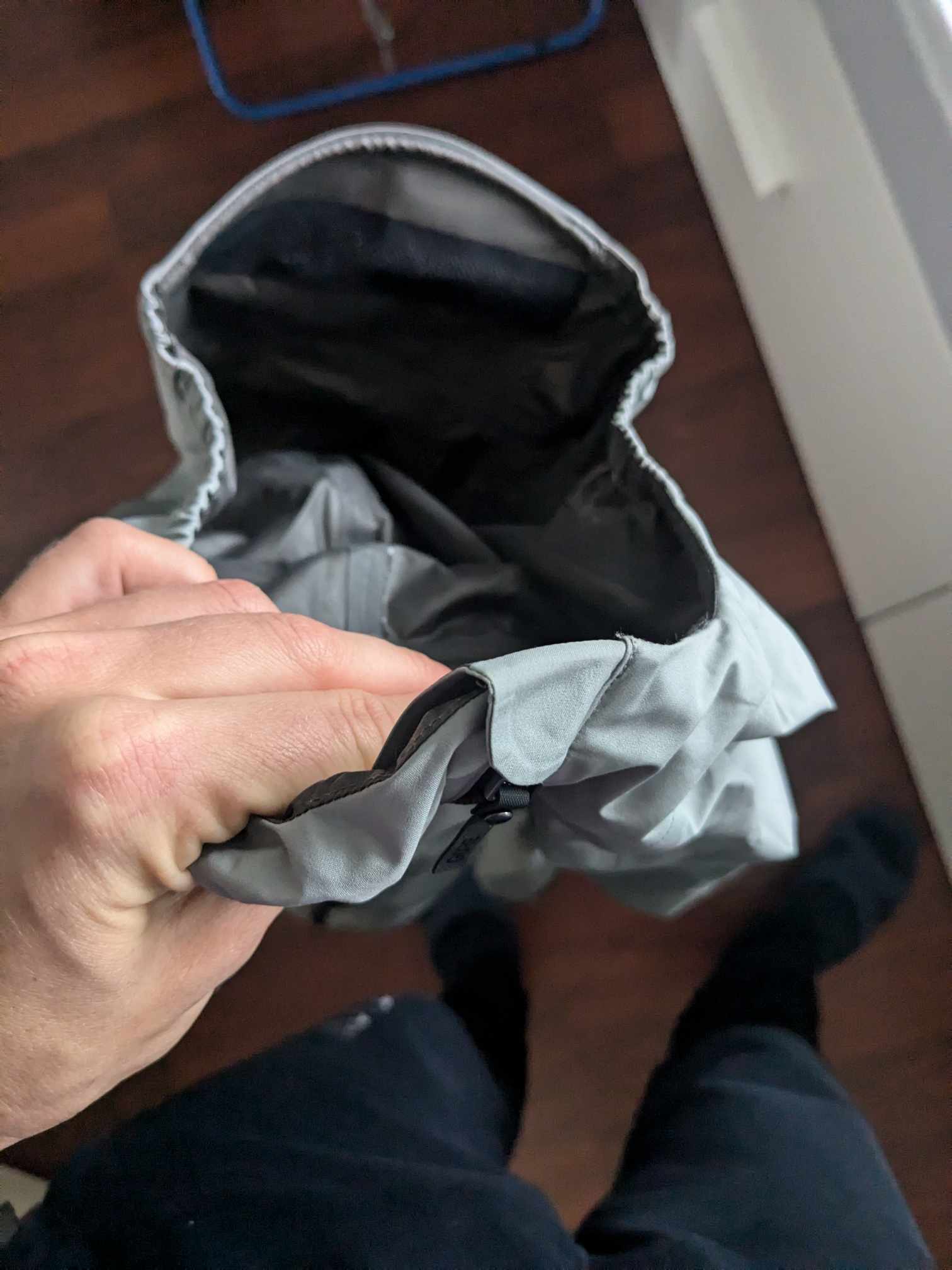 Man sieht die Reißverschlussgarage