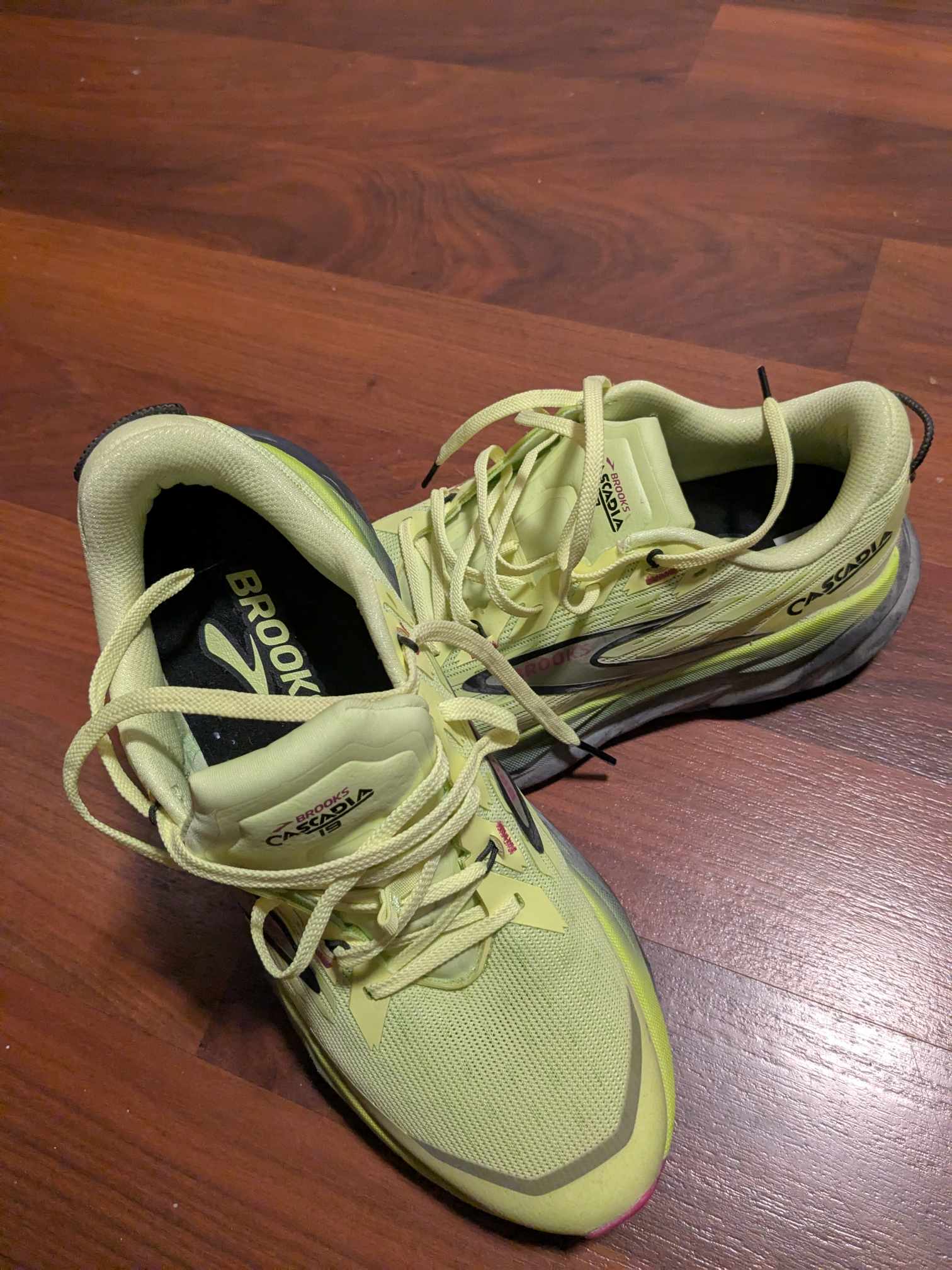 Man sieht die Schuhe 