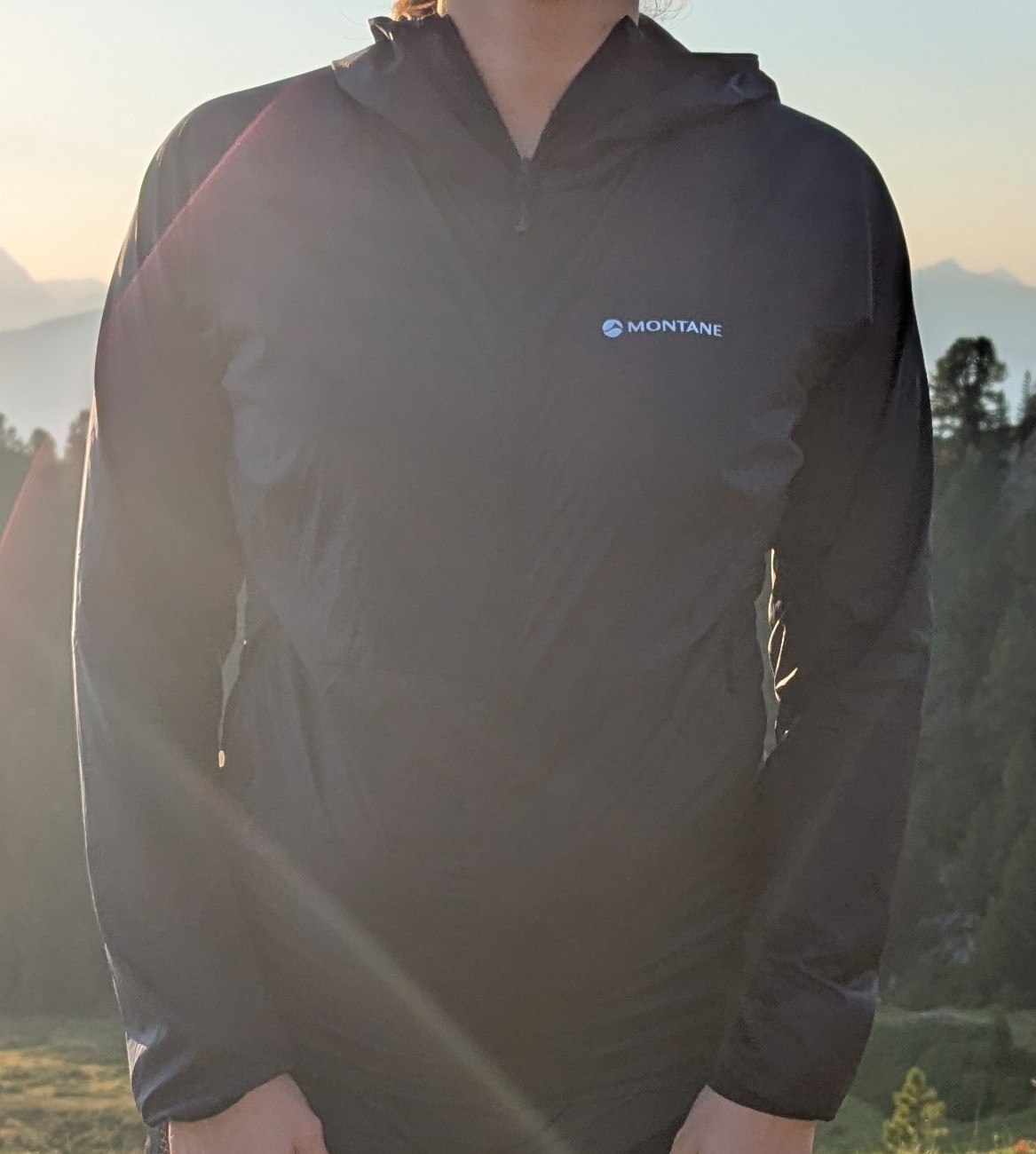 Der kompetente OUTSIDEstories-Test: Die Montane Featherlite Hooded Windproof Jacket