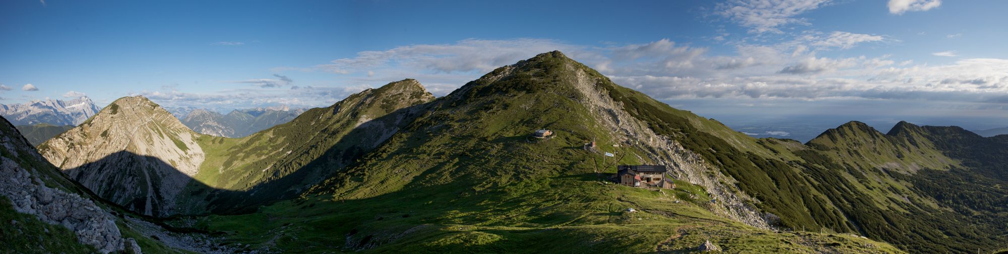 Weilheimer Hütte, Zugspitzland