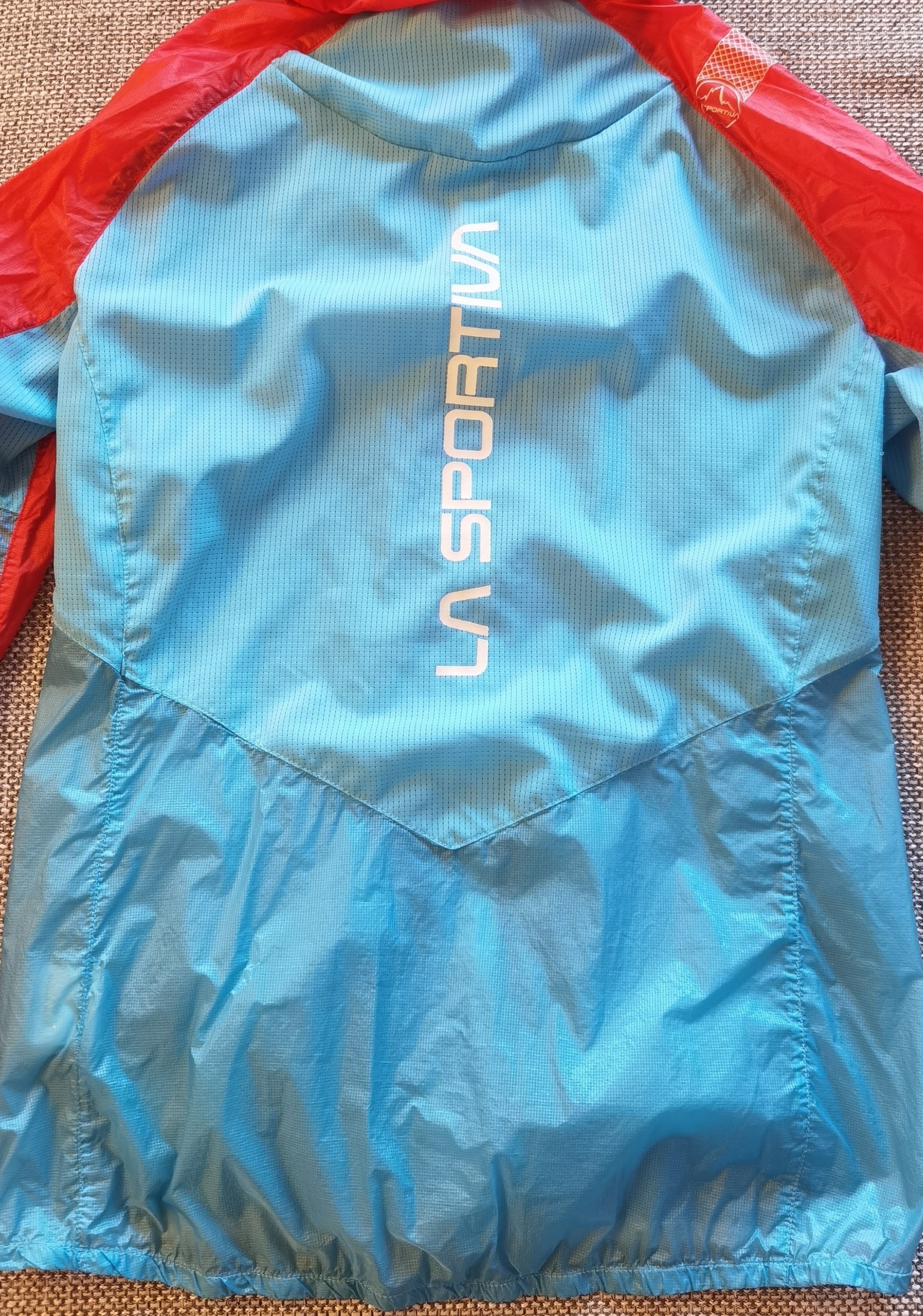 Rückseite der Jacke