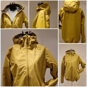 Die hochwertige Regenjacke gibt es auch in fünf weiteren Farben.