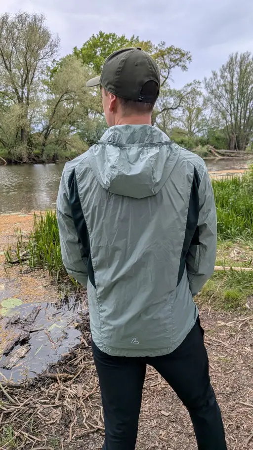 Der kompetente OUTSIDEstories-Test: LÖFFLER Hooded Windshell Jacket - Trailrunning-Jacke, Männer