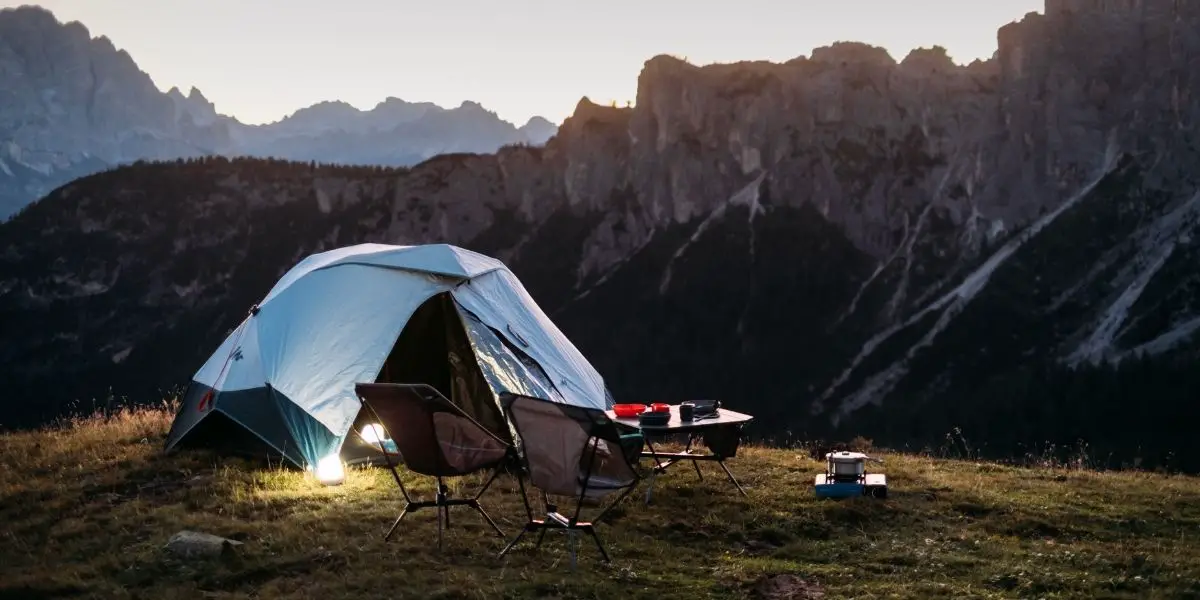 Verschiedenste, gängige Zeltgrößen bieten den optimalen Unterschlupf für jegliche Personenzahl. Fotocredit: Decathlon