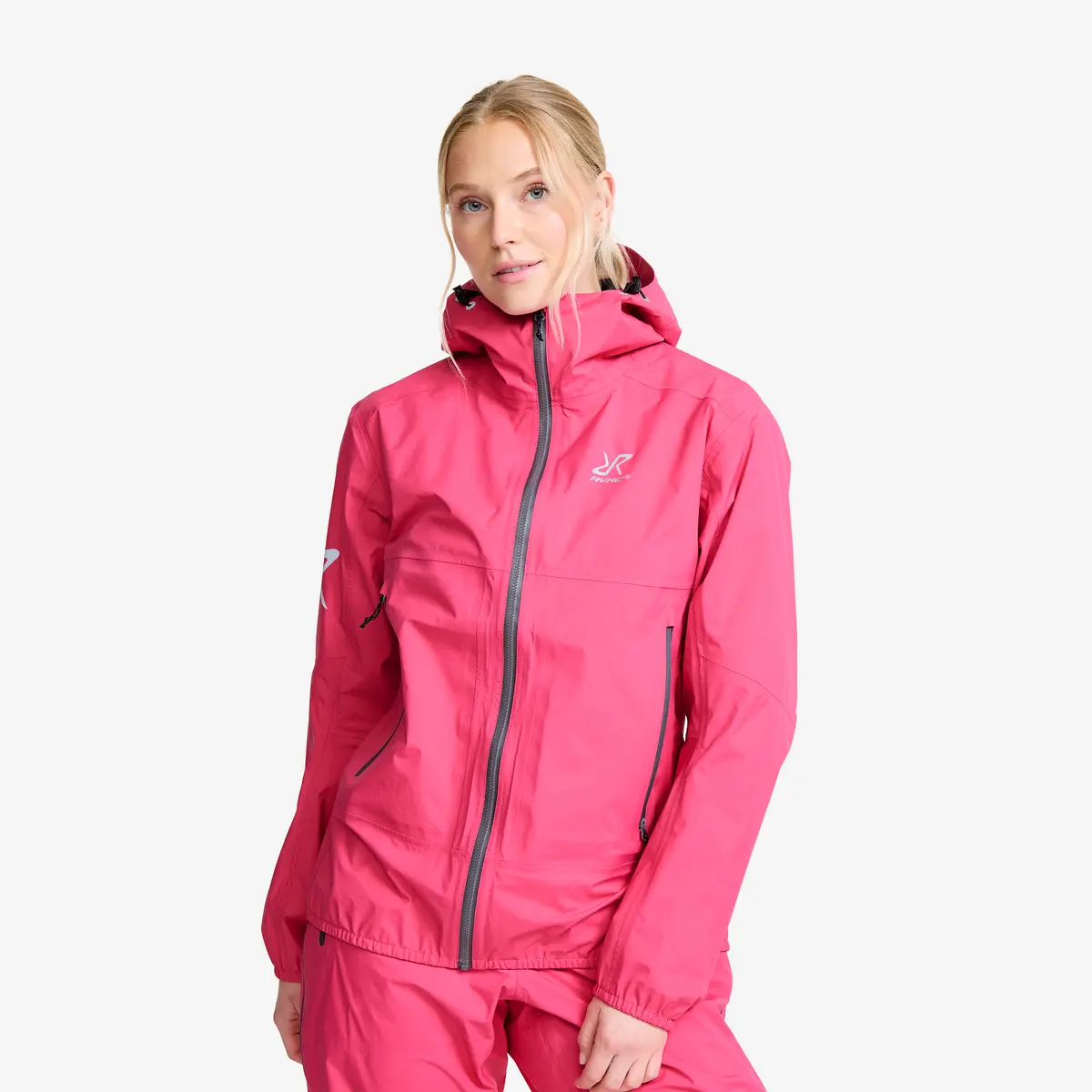 Der kompetente OUTSIDEstories-Test: REVOLUTION RACE Arcade 3L Lightweight Jacket - Hardshelljacke, Damen