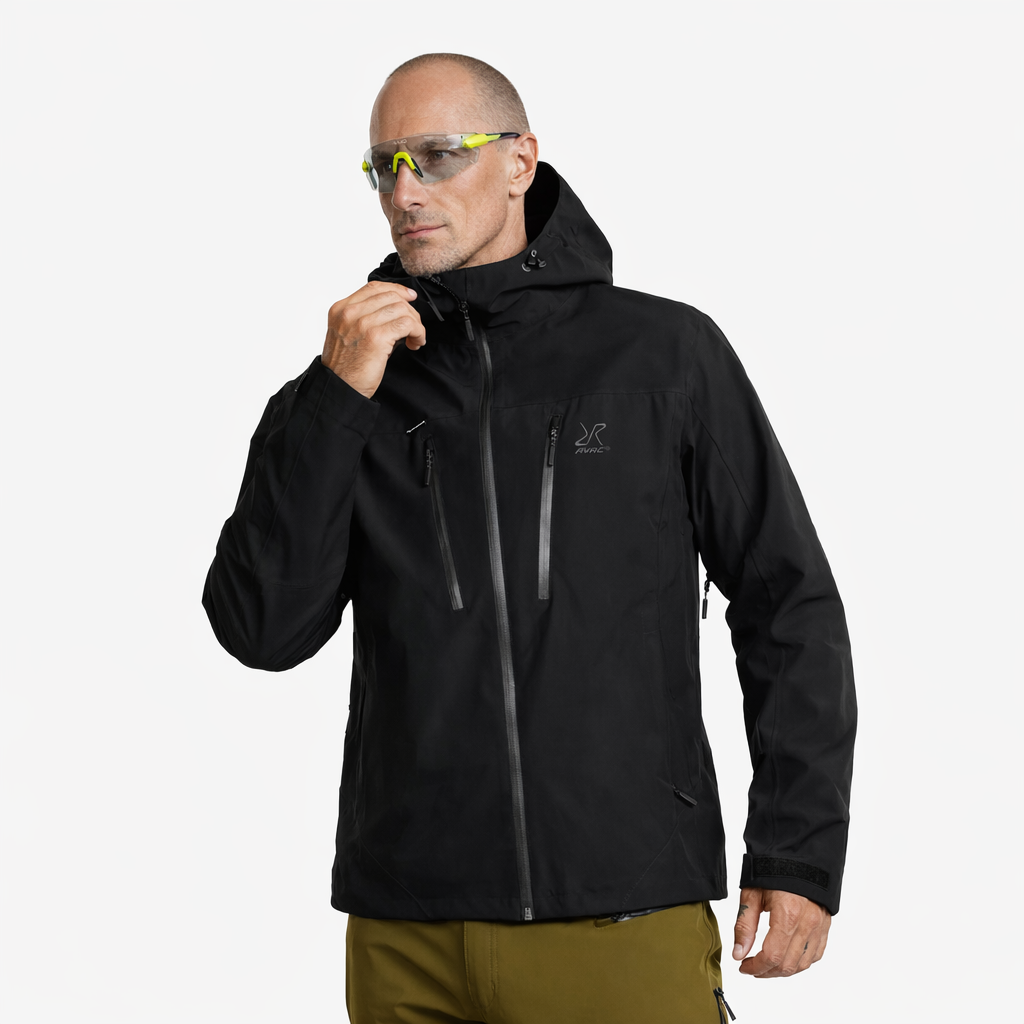 Der kompetente OUTSIDEstories-Test: REVOLUTION RACE Silence Proshell 3L Jacket  – unschlagbare Hardshell fü...