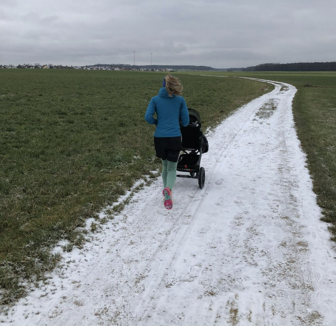 Base-Layer unter der Jacke beim Joggen