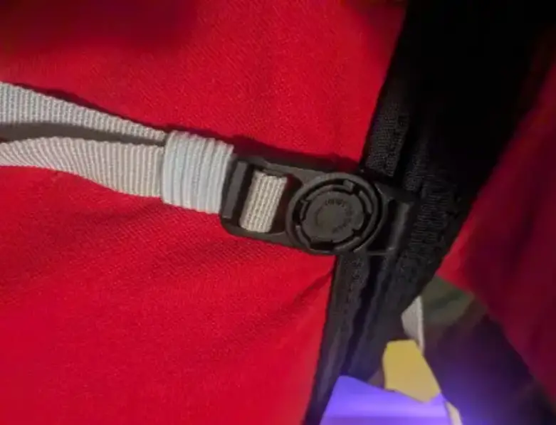 Die neuen Rucksäcke sind mit Magneten ausgestattet 