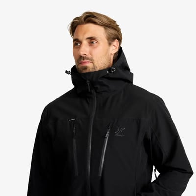 Der kompetente OUTSIDEstories-Test: REVOLUTION RACE Silence Proshell 3L Jacket  – unschlagbare Hardshell fü...