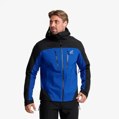 Der kompetente OUTSIDEstories-Test: REVOLUTION RACE Silence Proshell 3L Jacket  – unschlagbare Hardshell fü...