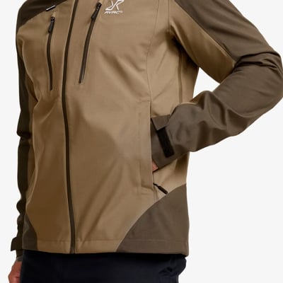 Der kompetente OUTSIDEstories-Test: REVOLUTION RACE Silence Proshell 3L Jacket  – unschlagbare Hardshell fü...