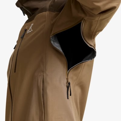 Der kompetente OUTSIDEstories-Test: REVOLUTION RACE Silence Proshell 3L Jacket  – unschlagbare Hardshell fü...