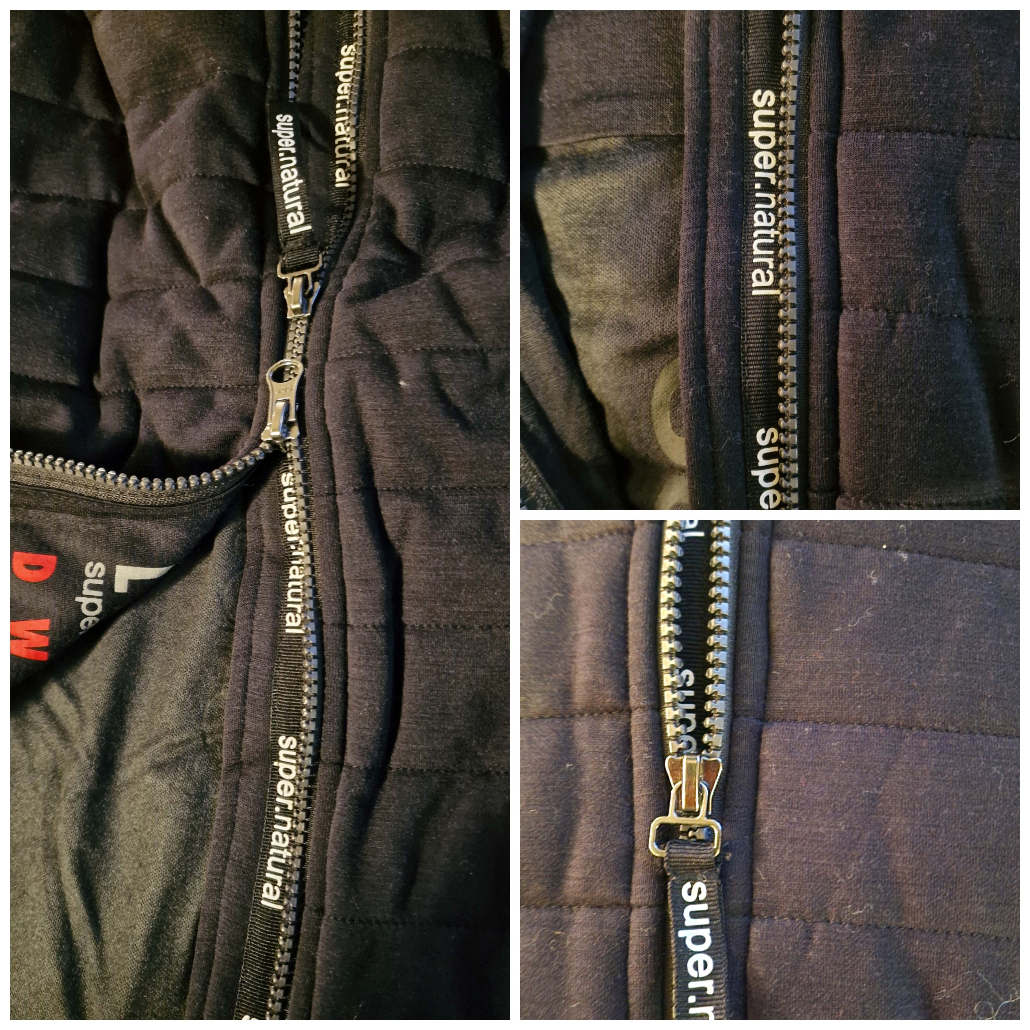 Der breite Hauptreißverschluss ist mit einem stylischen Logo Band mit dem Schriftzug Supernatural in weis unterlegt. Das gibt der Jacke einen modernen Citylook.