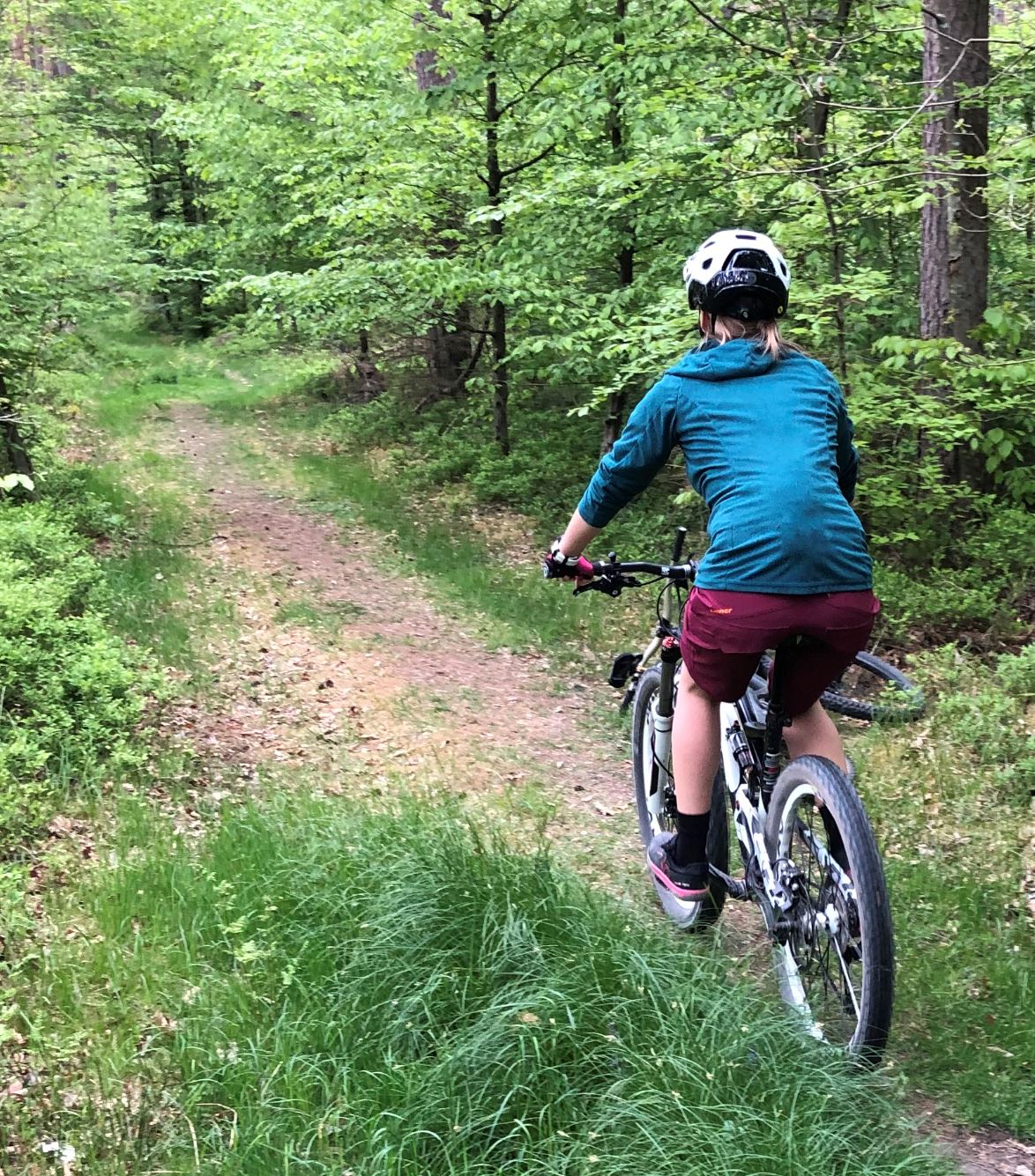 unter der Fleecejacke noch eine Windjacke in der Trikot-Tasche