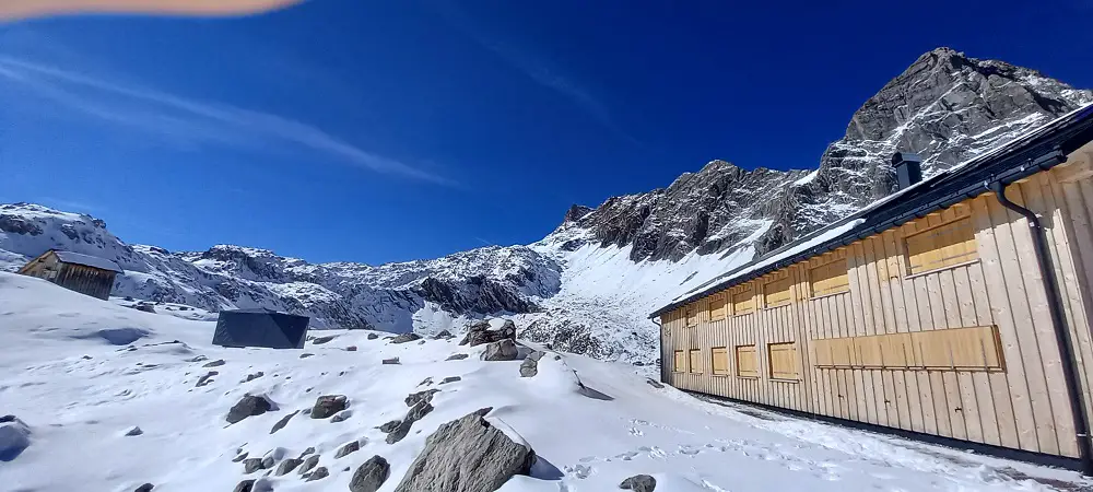 Hütte