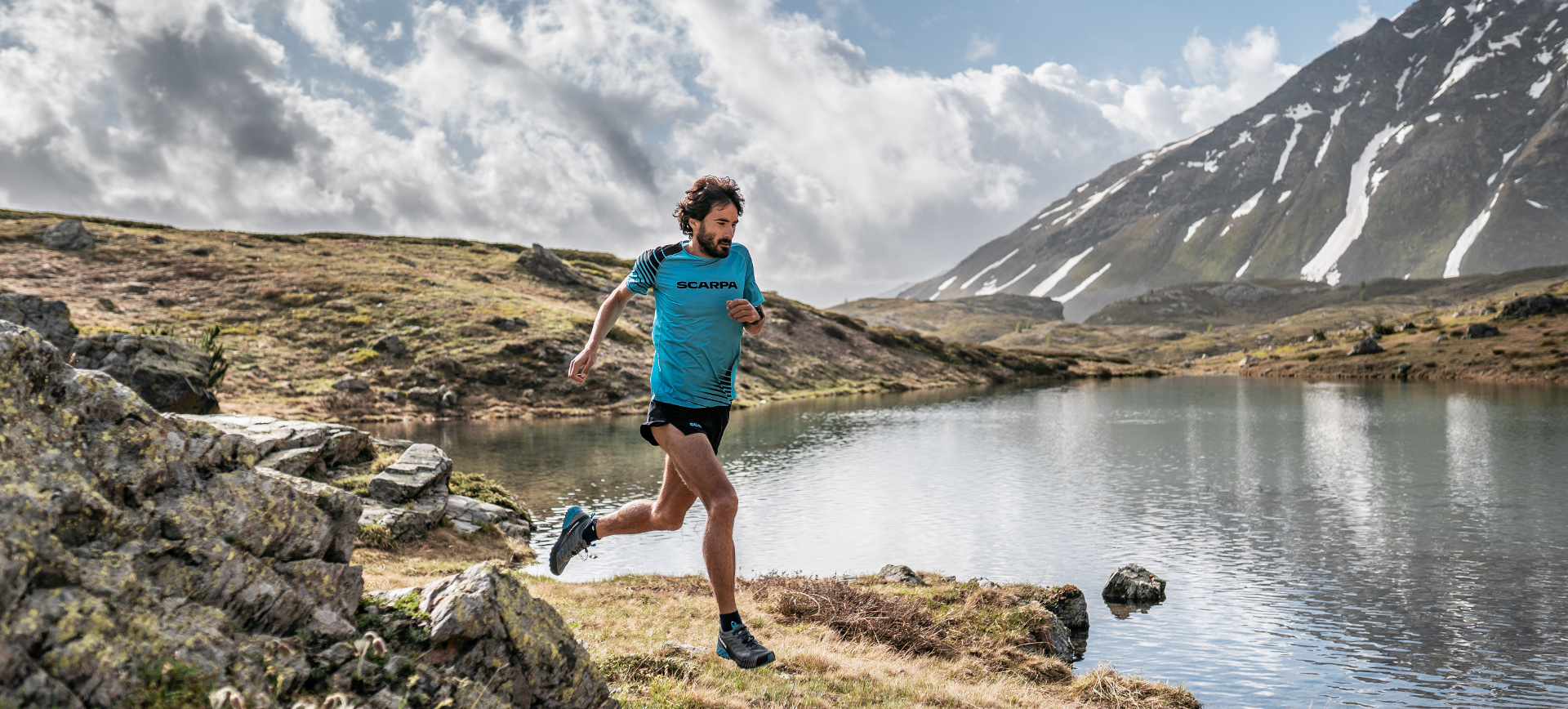 2_Trailrunningschuhe weisen weniger Dämpfung als klassische Laufschuhe auf und bieten dank stabiler und rutschfester Sohlen viel Trittsicherheit_Salewa