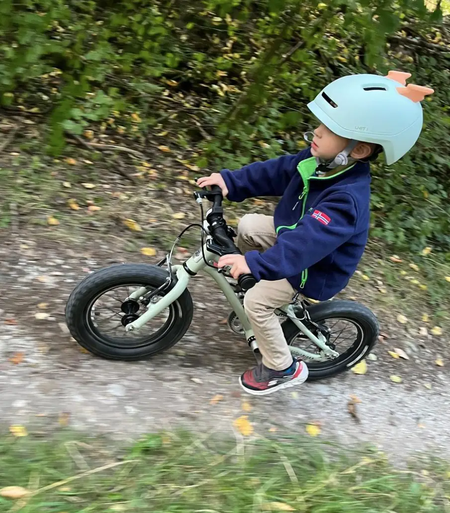 auf dem Rad von links zu sehen