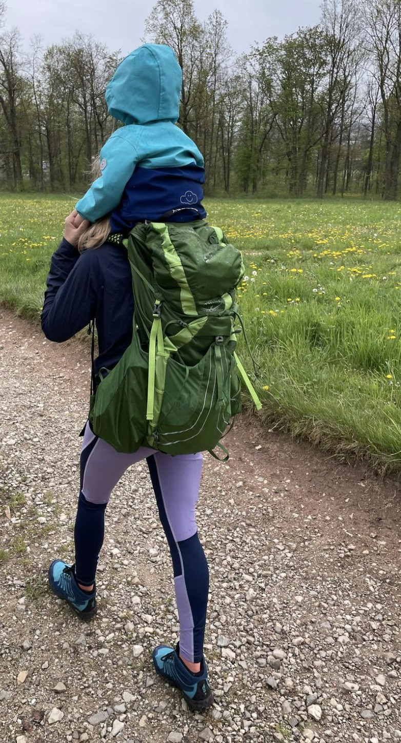 Mit Rucksack reicht die eine Tasche