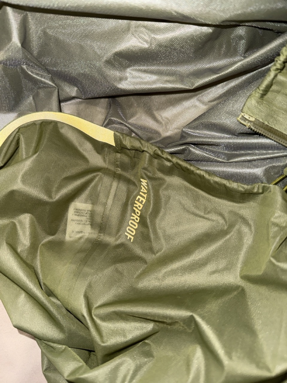 Schriftzug "Waterproof"