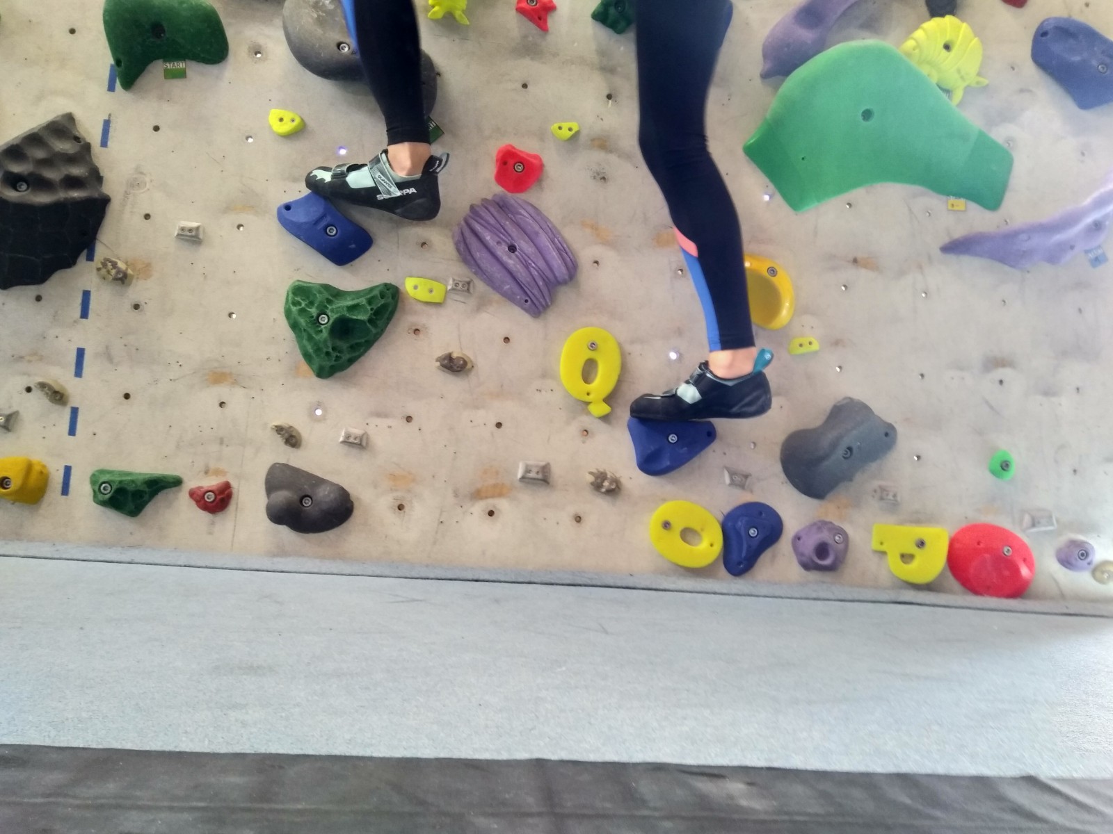 Steigen mit den Kletterschuhen