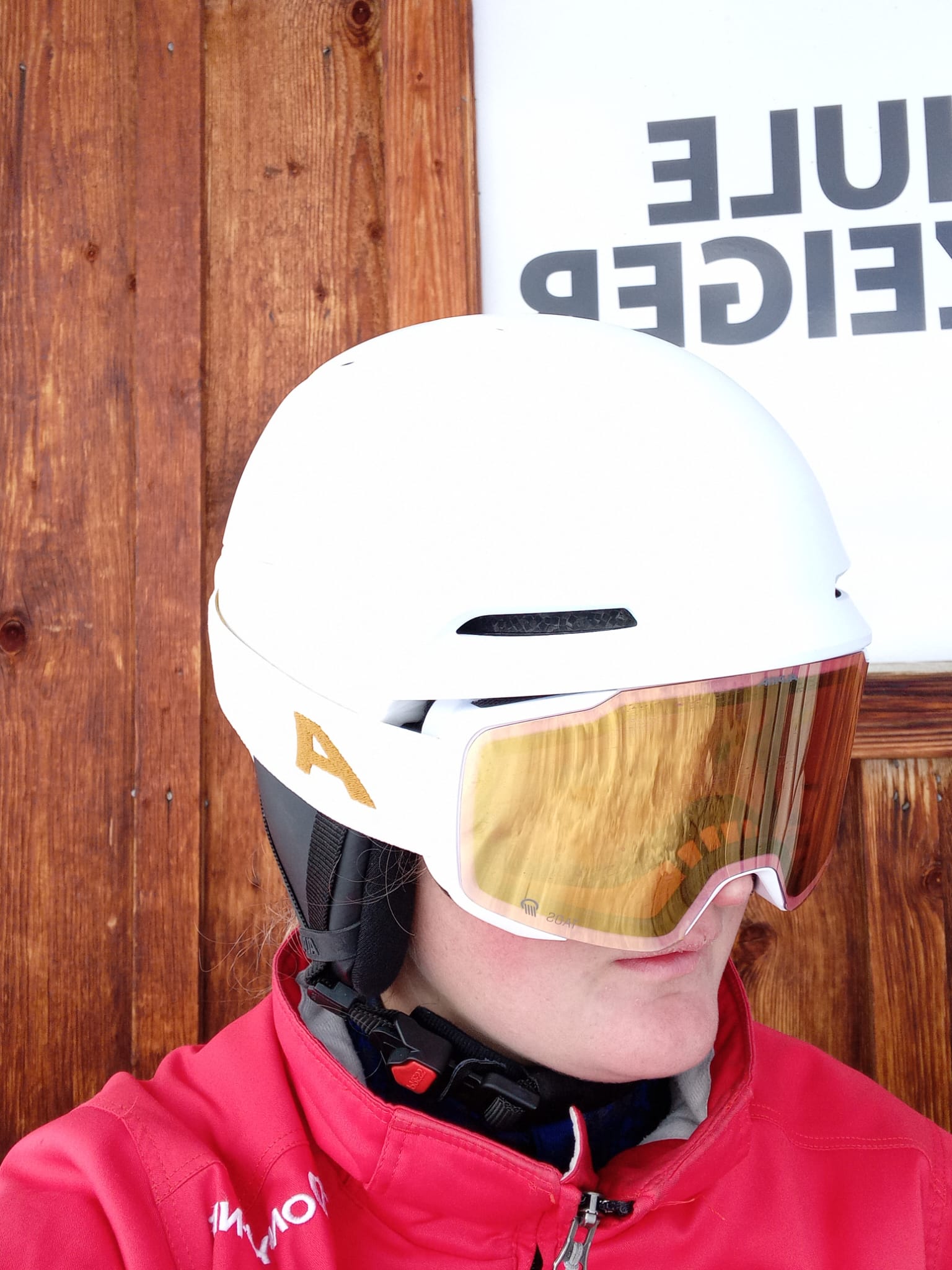 Helm mit Brille