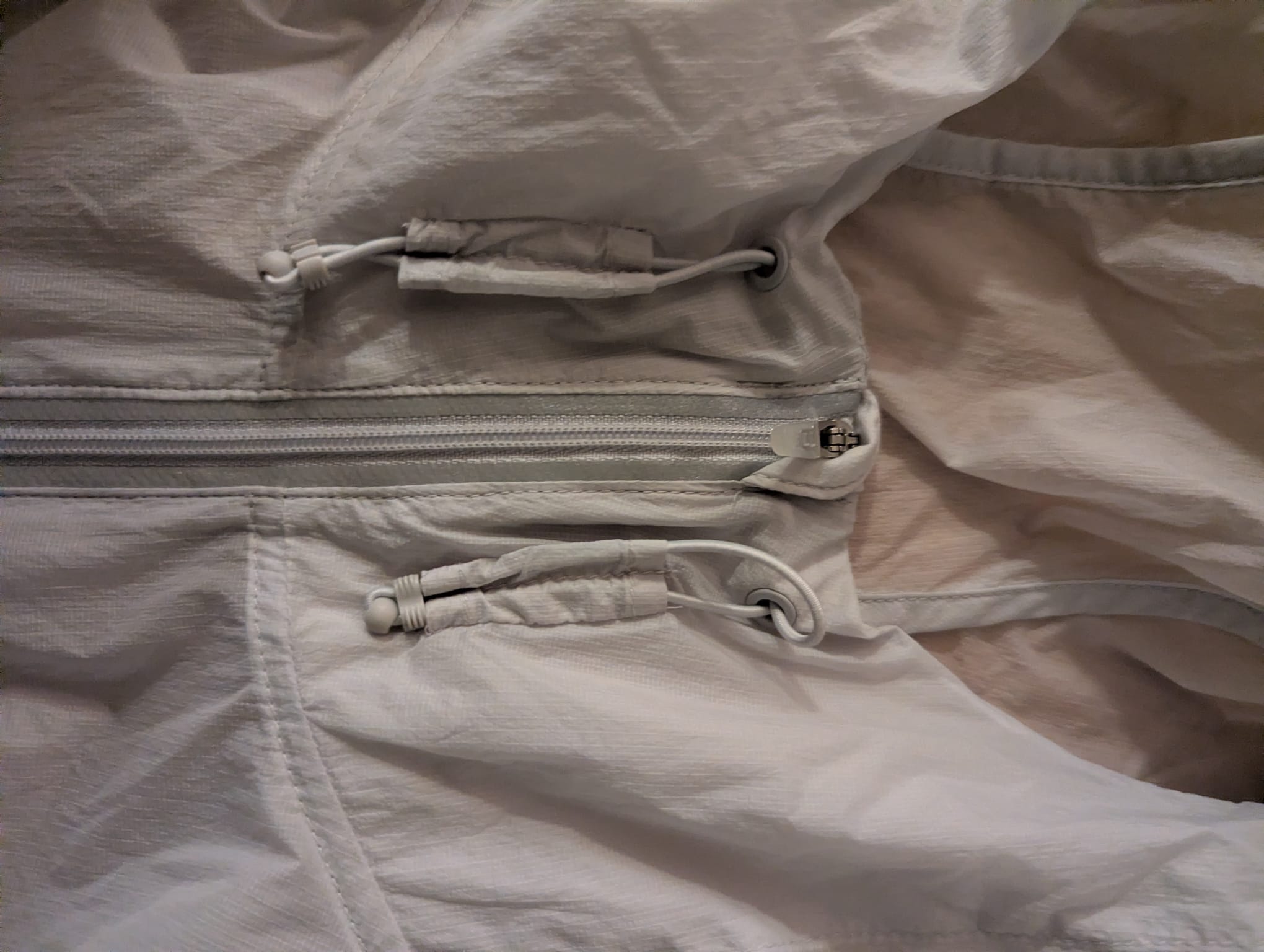 Der OUTSIDEstories-Test: H&M MOVE Leichte Laufjacke mit DryMove in Loose Fit - Laufjacke , Damen