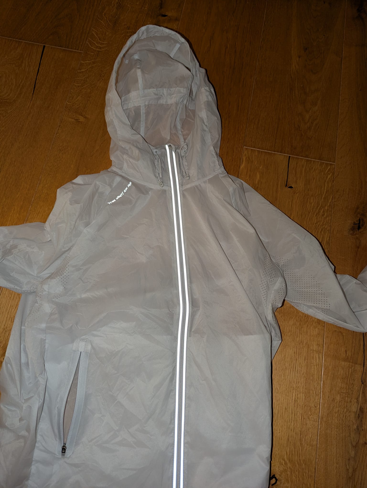 Der OUTSIDEstories-Test: H&M MOVE Leichte Laufjacke mit DryMove in Loose Fit - Laufjacke , Damen