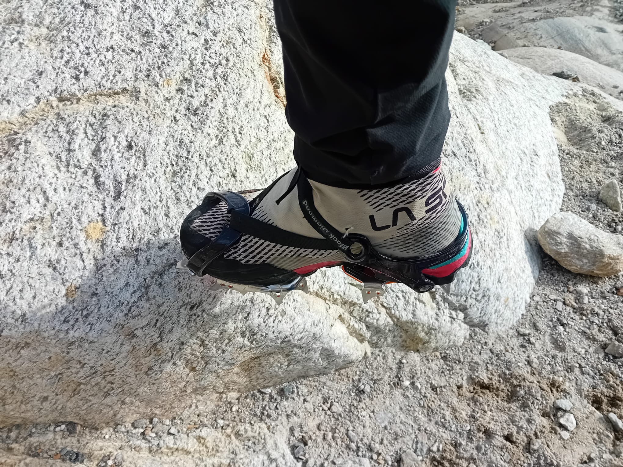 Der kompetente OUTSIDEstories-Test: Black Diamond Serac Zwölf-Zacken-Steigeisen 
