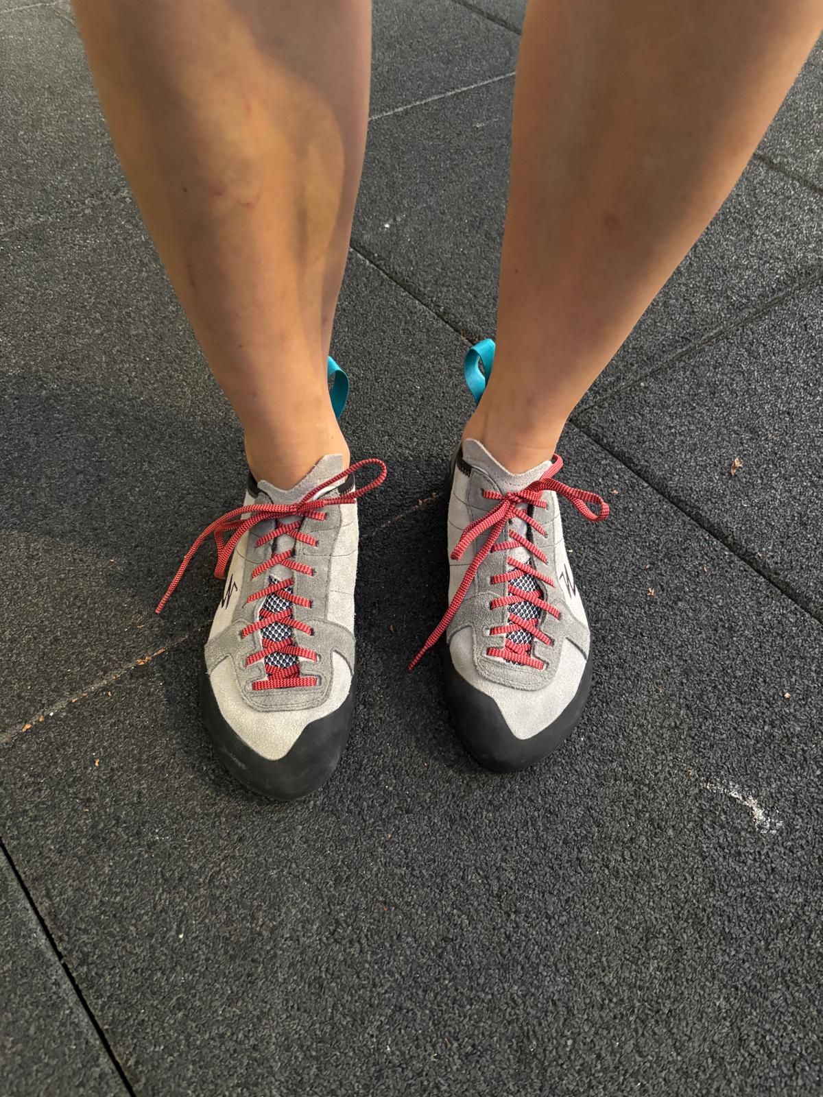 Schuhe von vorne