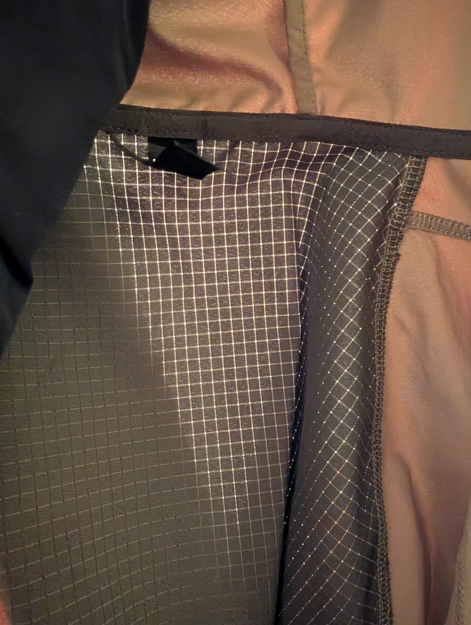 Der kompetente OUTSIDEstories-Test: The North Face Damen Lightrange Woven Jacke