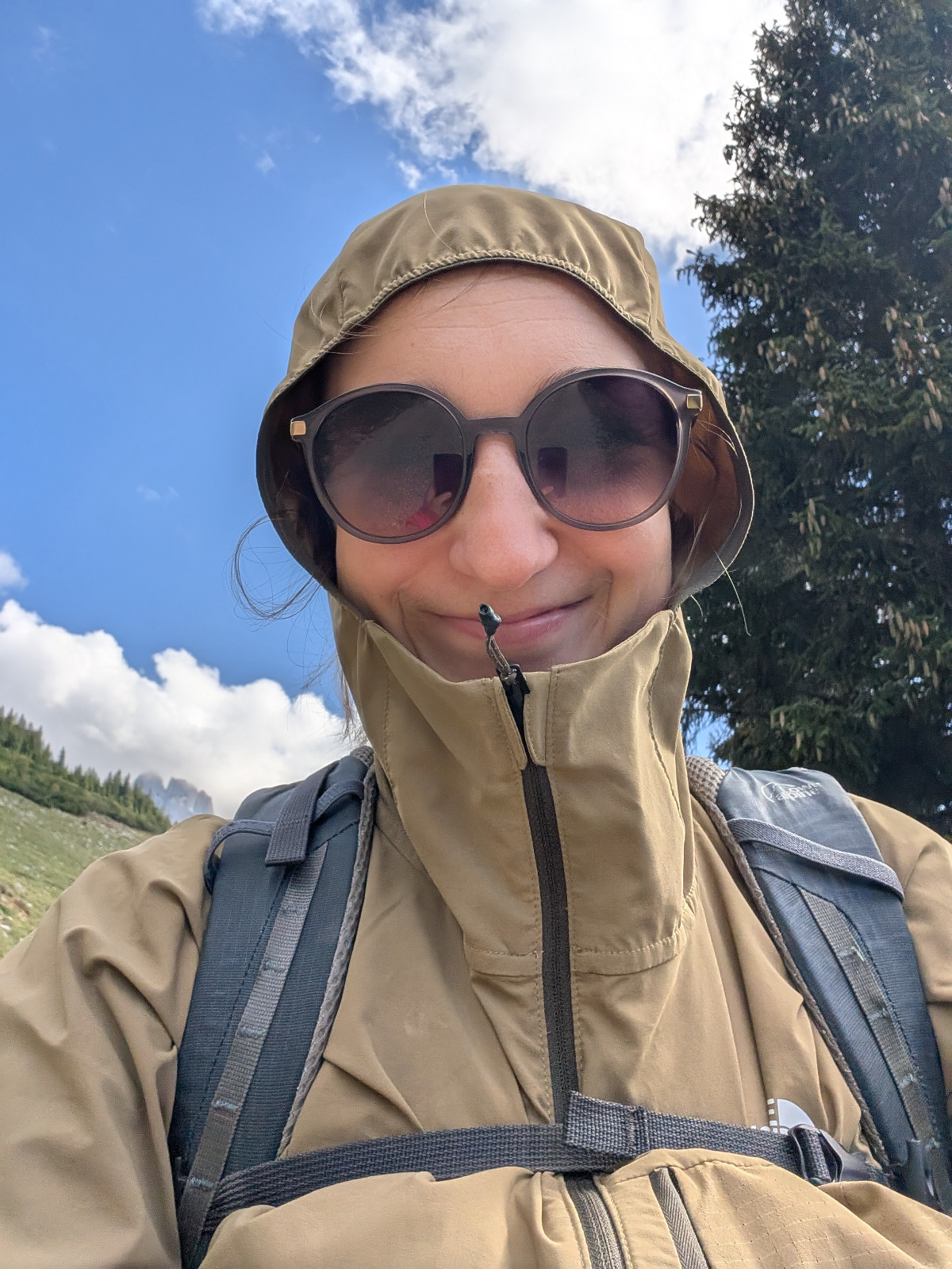 Der kompetente OUTSIDEstories-Test: The North Face Damen Lightrange Woven Jacke