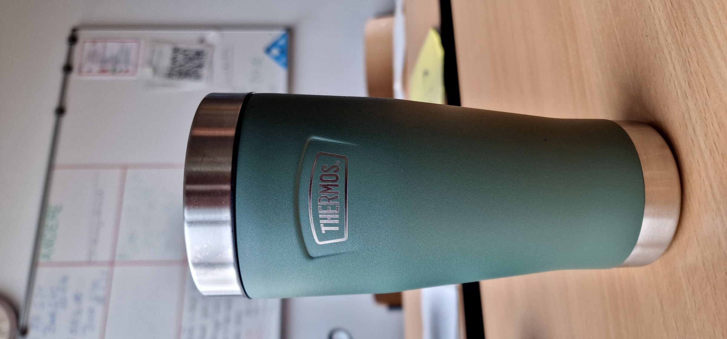 Besonderer Styl mit der Pulverbeschichtung bekommt der Becher nicht nur eine tolle Optik, sondern er ist auch rutschfest