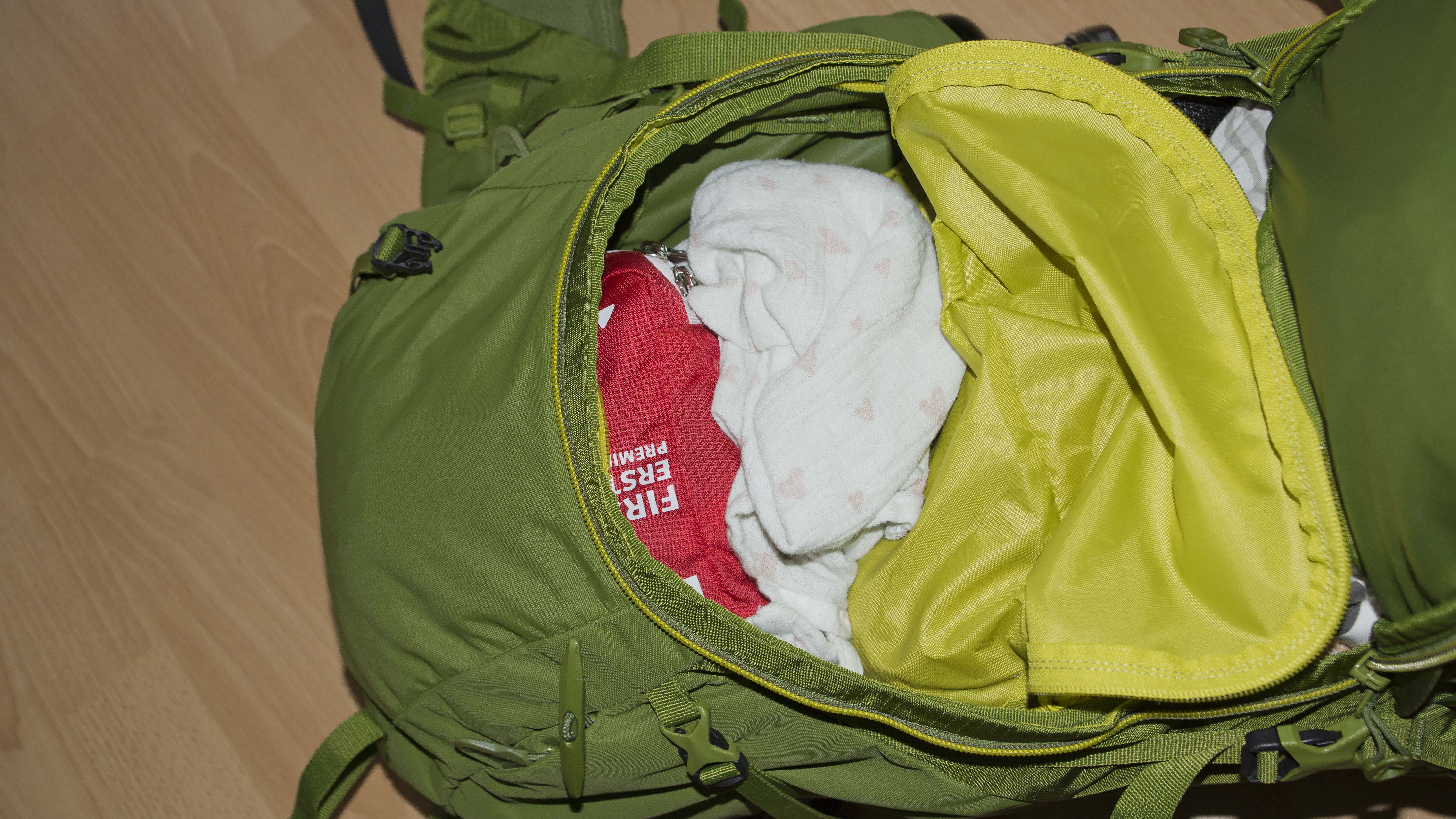 unteres Einschubfach aufgeklappt