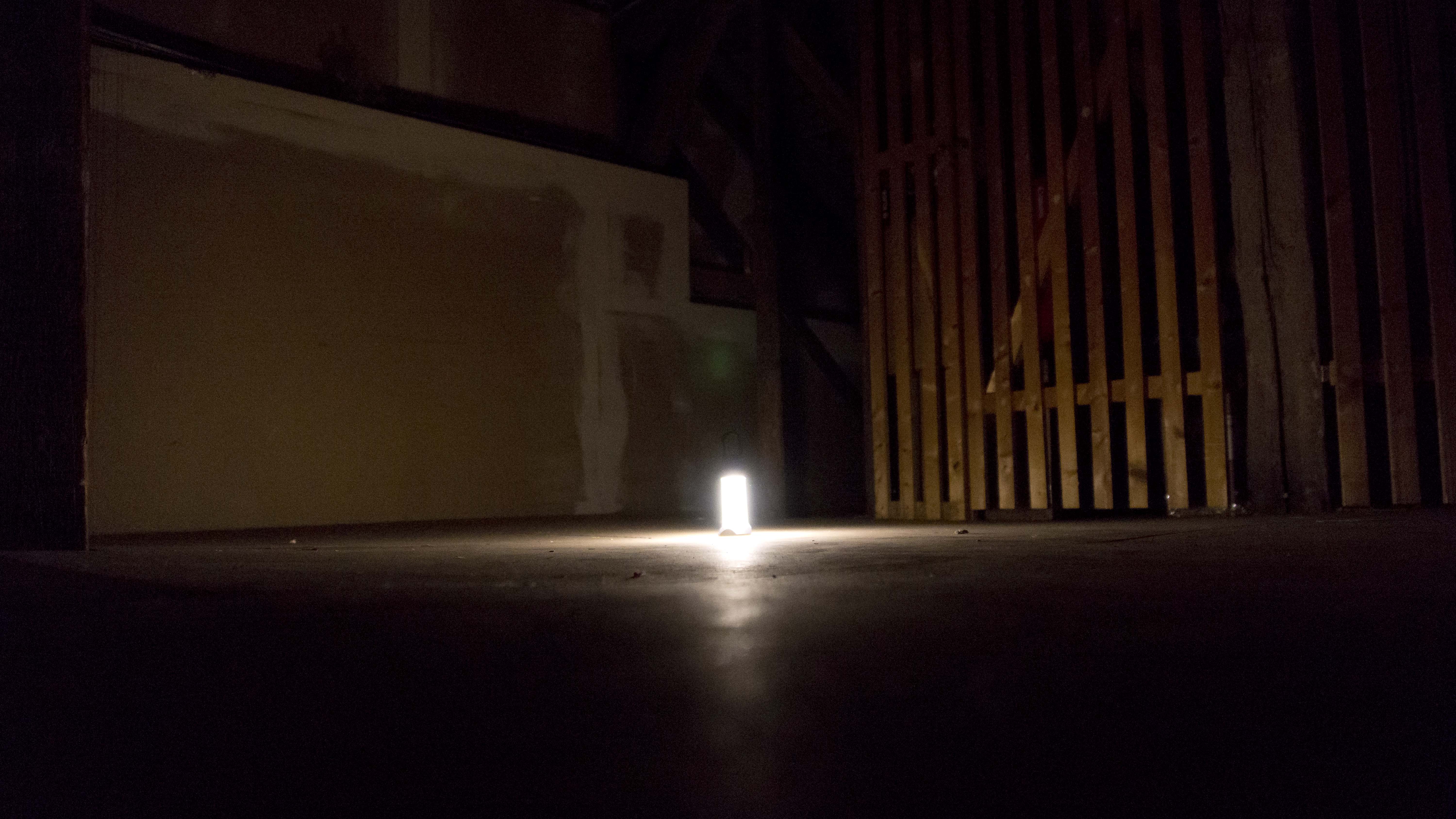 Weißes Licht statisch leuchtend mit 18%