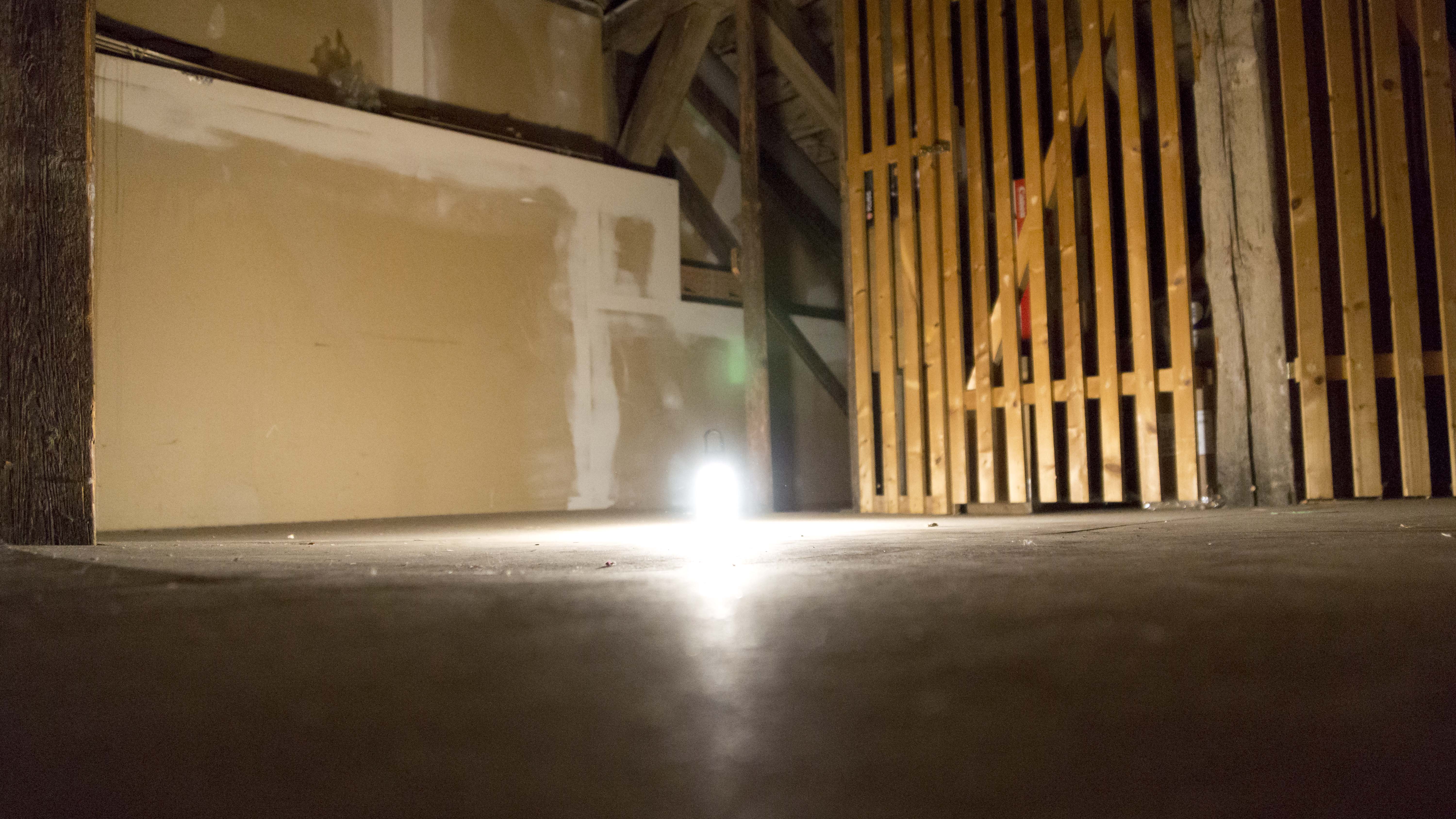 Weißes Licht statisch leuchtend im Boost-Modus