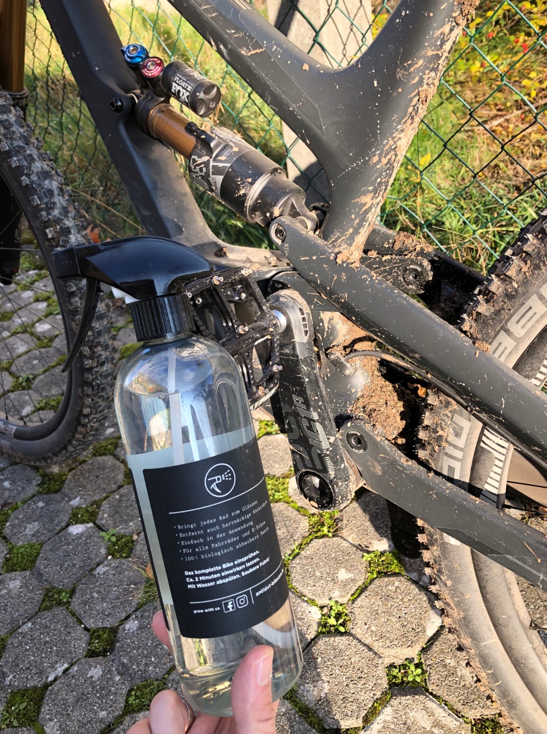 Reiniger mit Dreckrad