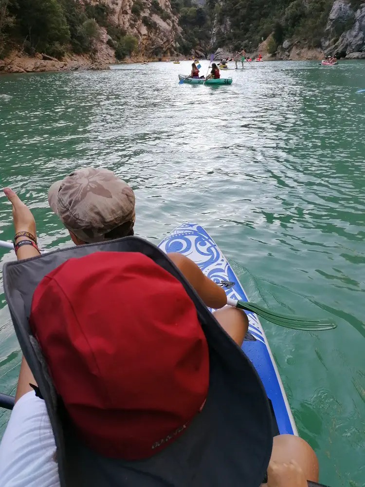 zu dritt auf dem Sup, wackelig