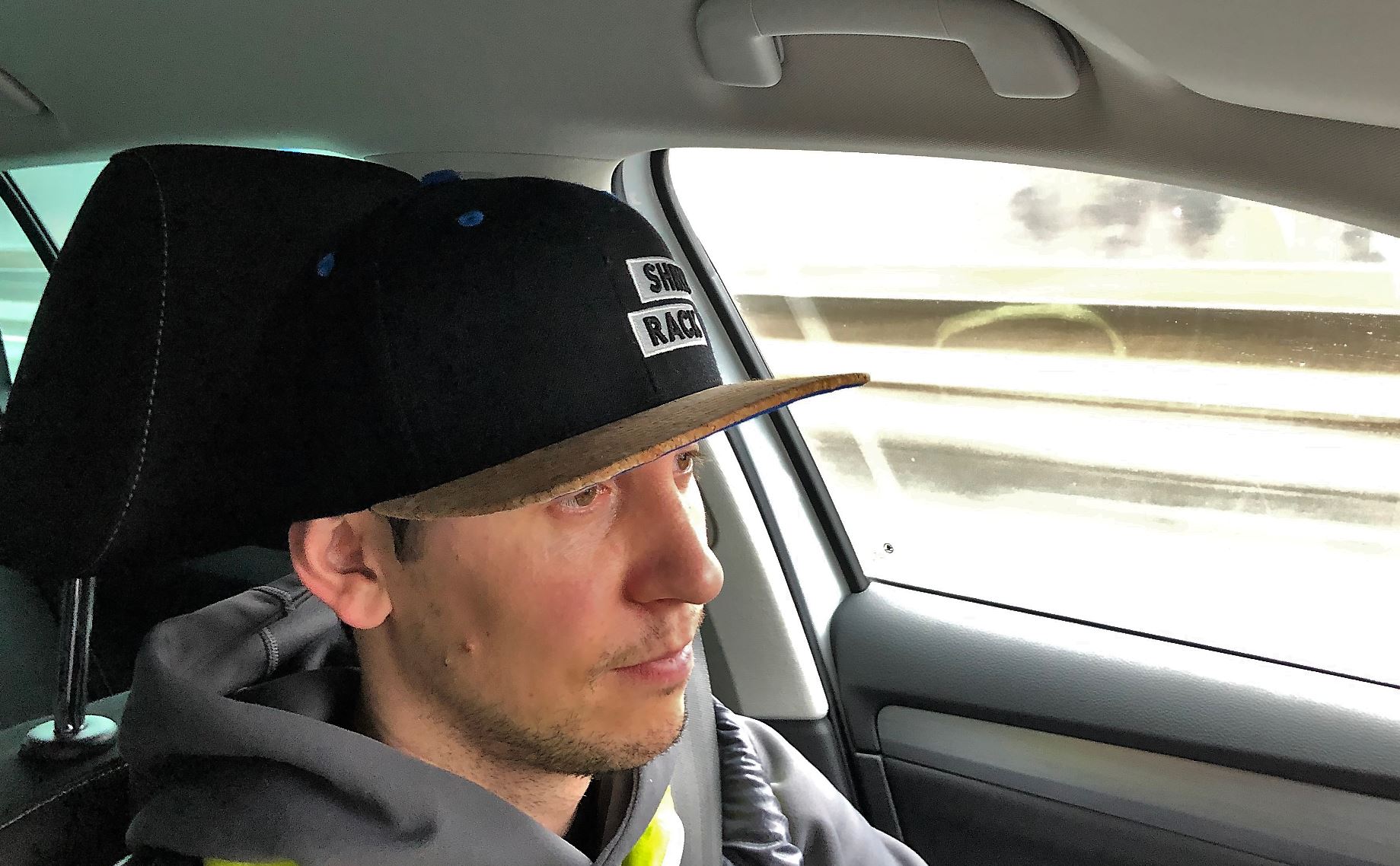 beim Auto fahren 2
