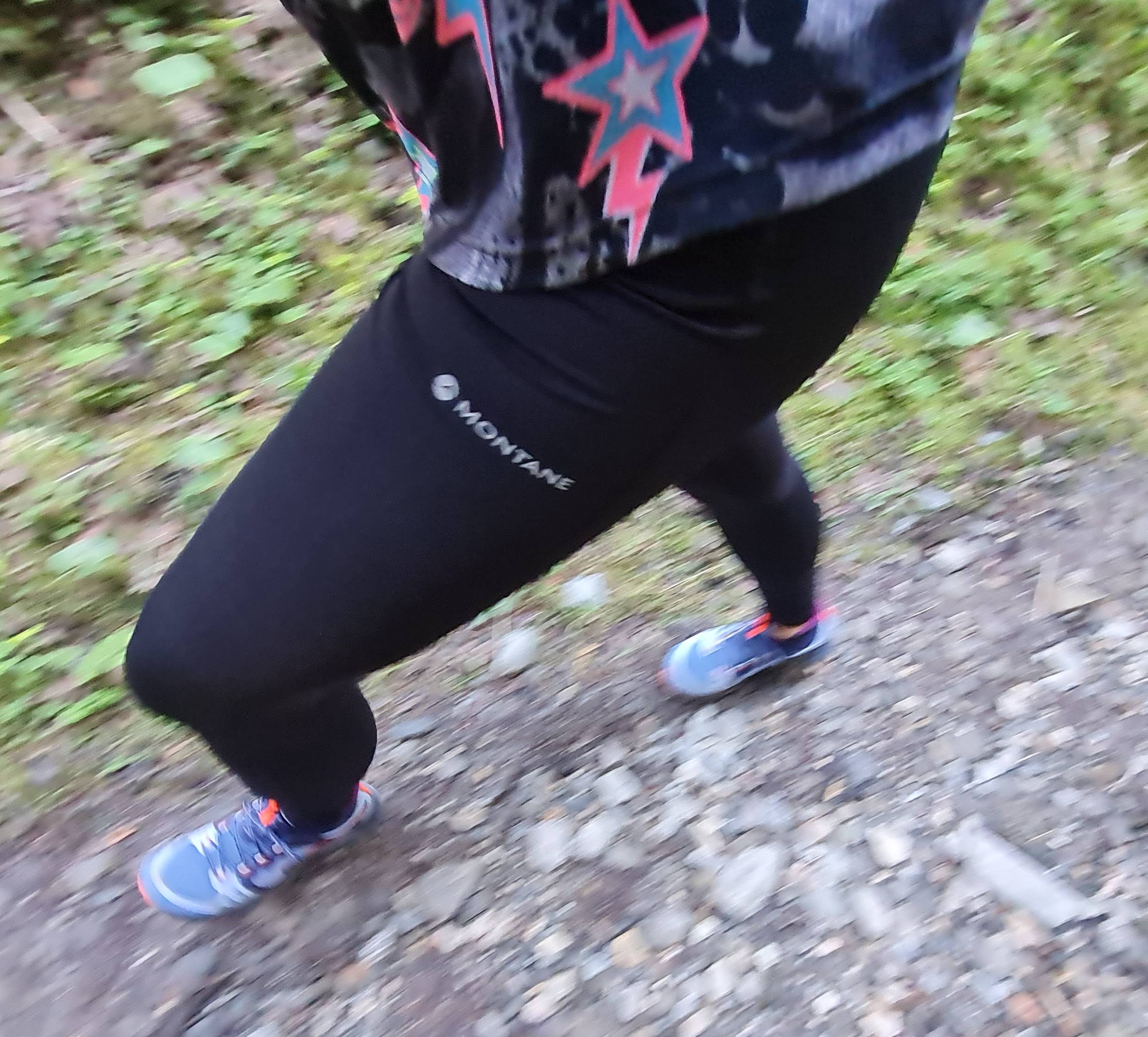 Der kompetente OUTSIDestories-Test: MONTANE Slipstream - Trailrunning Tights, Damen 