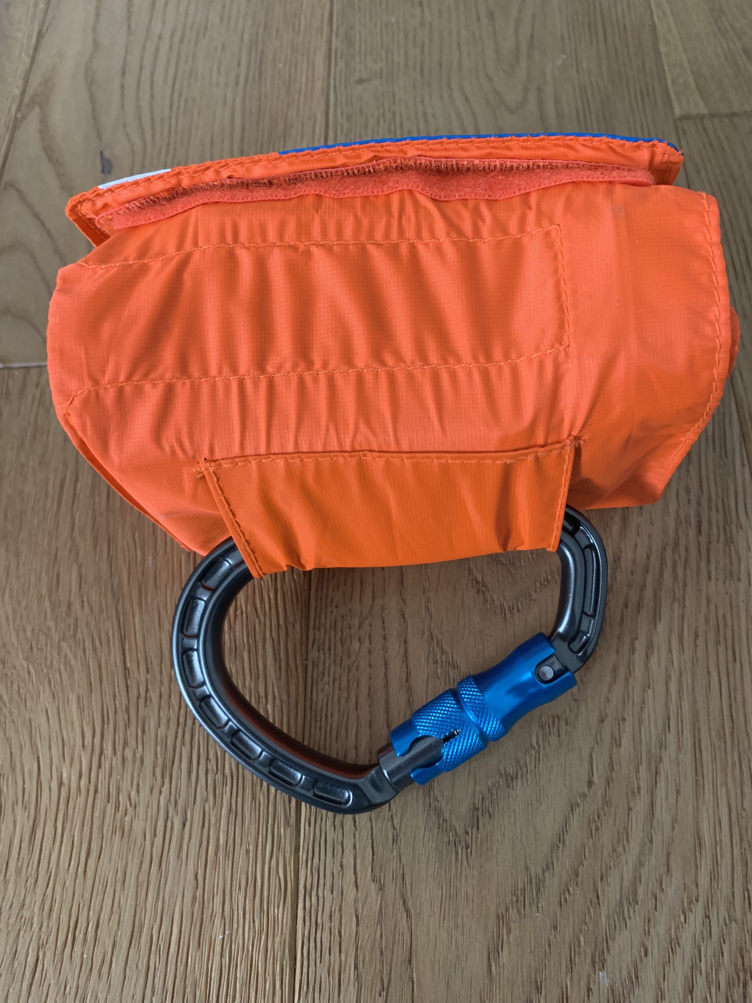 mit Karabiner