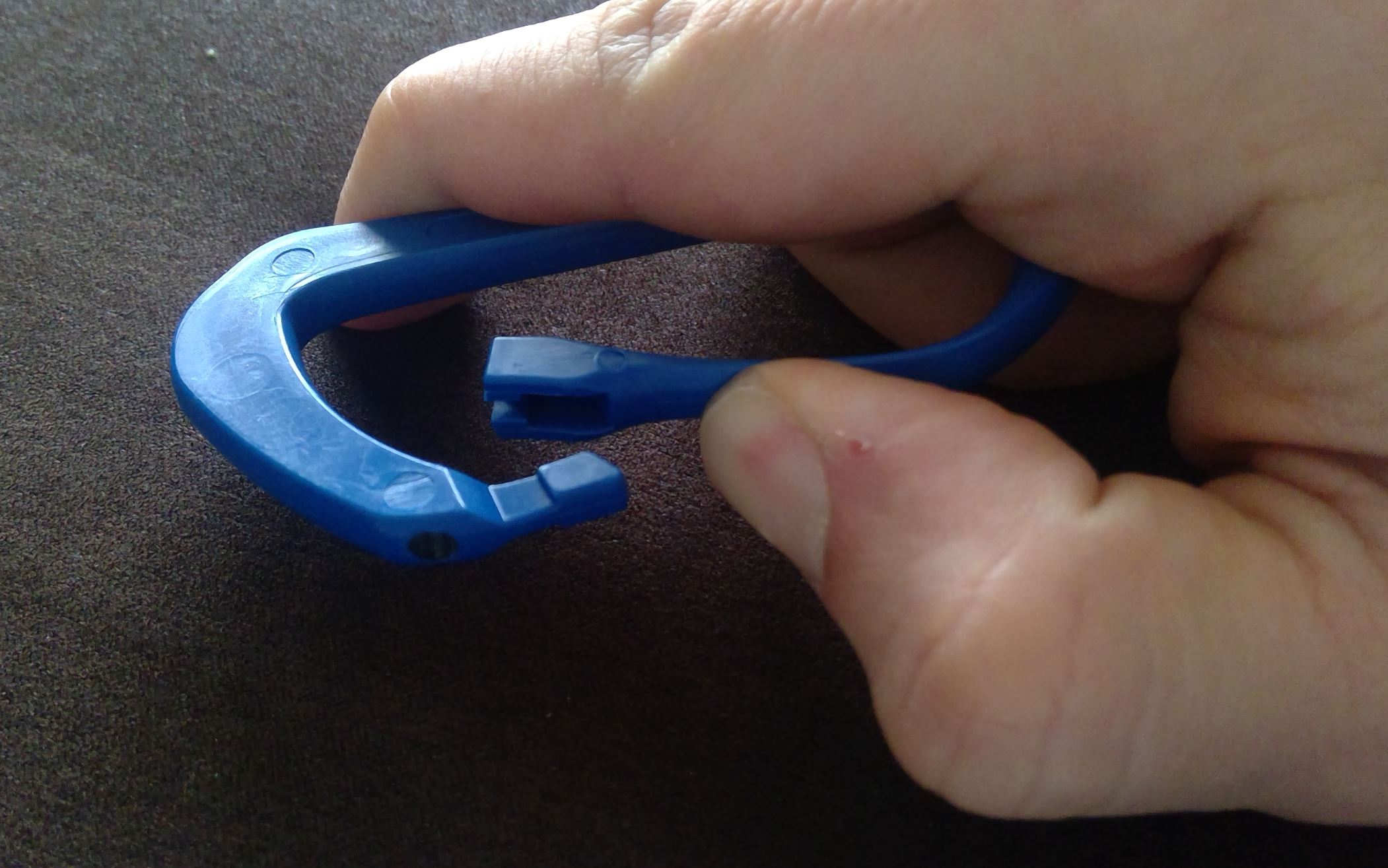 Karabiner geöffnet