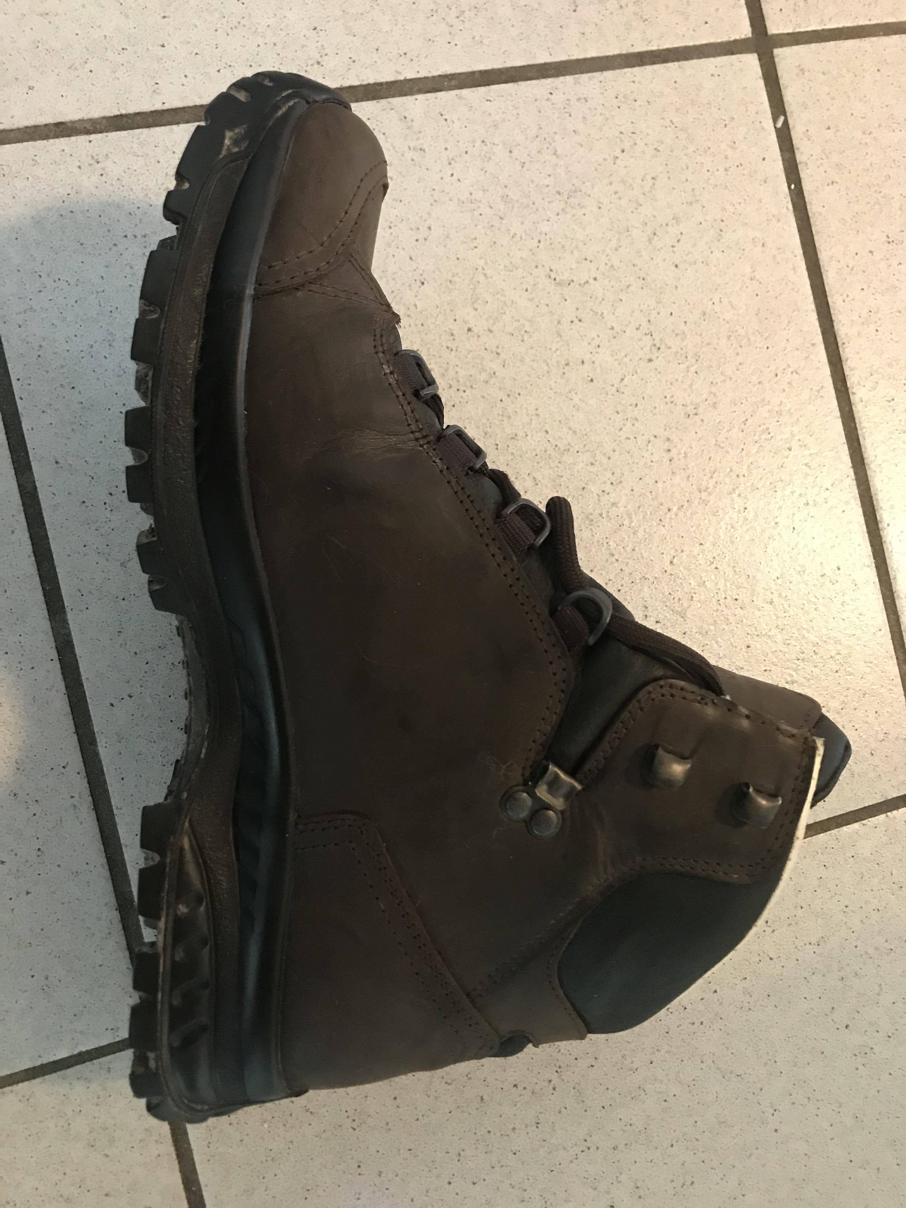 Schuh links