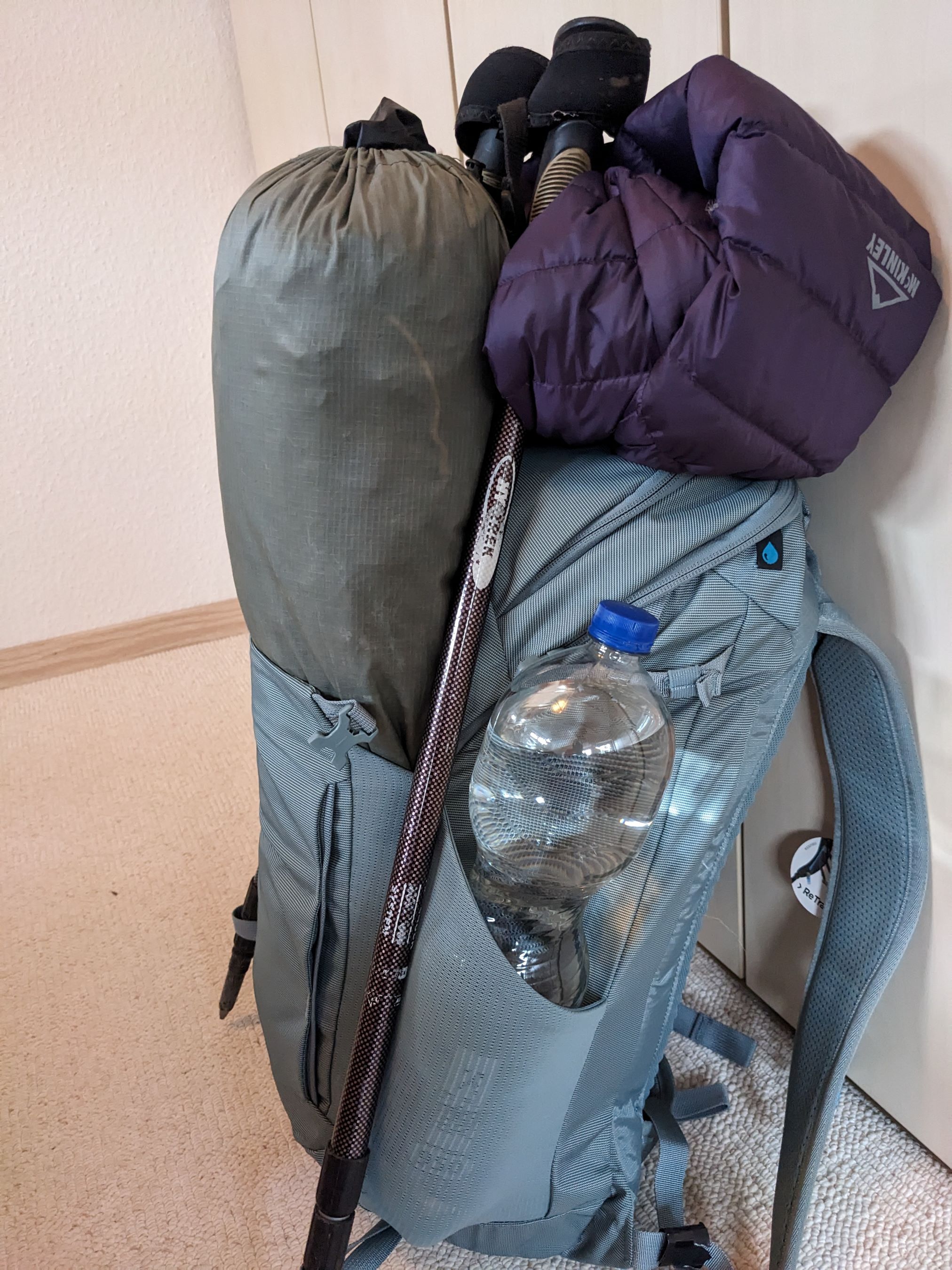 voll gepackt von der Seite
