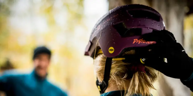 05_Genau angepasst und eingestellt sitzt der Helm perfekt_Sweet Protection