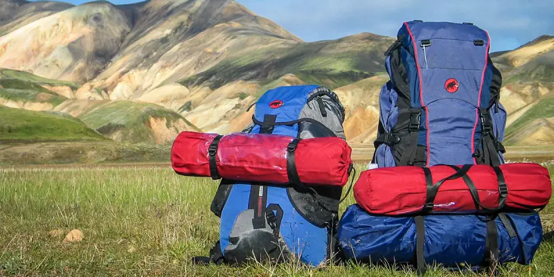 Wanderrucksack in ihrem natürlichen Hapitat