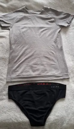 Ein perfektes Duo: Shirt und Panty