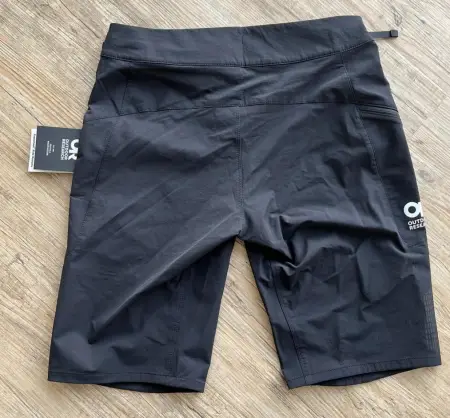 Löcher hinten von außen kaum ersichtlich